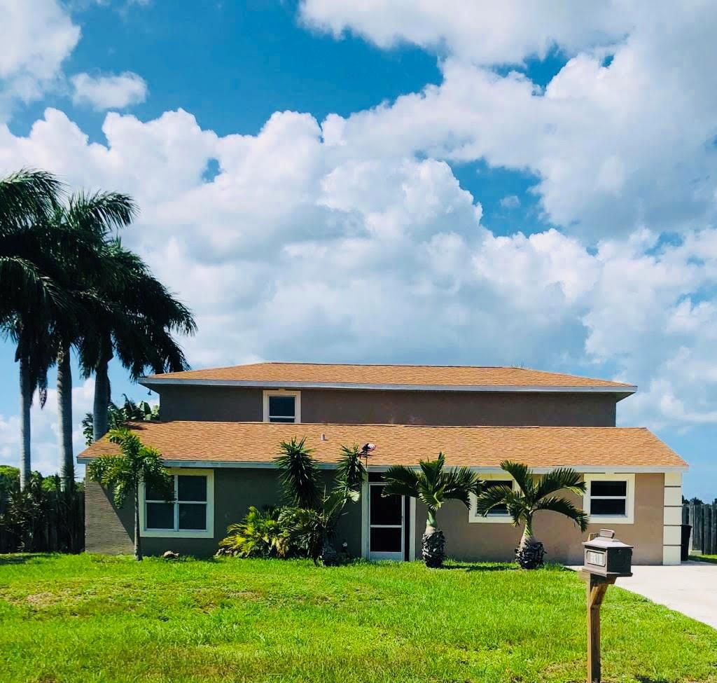 Photo of 2112 SE East Dunbrooke Circle, Port Saint Lucie, FL 34952 (MLS # R10990266)