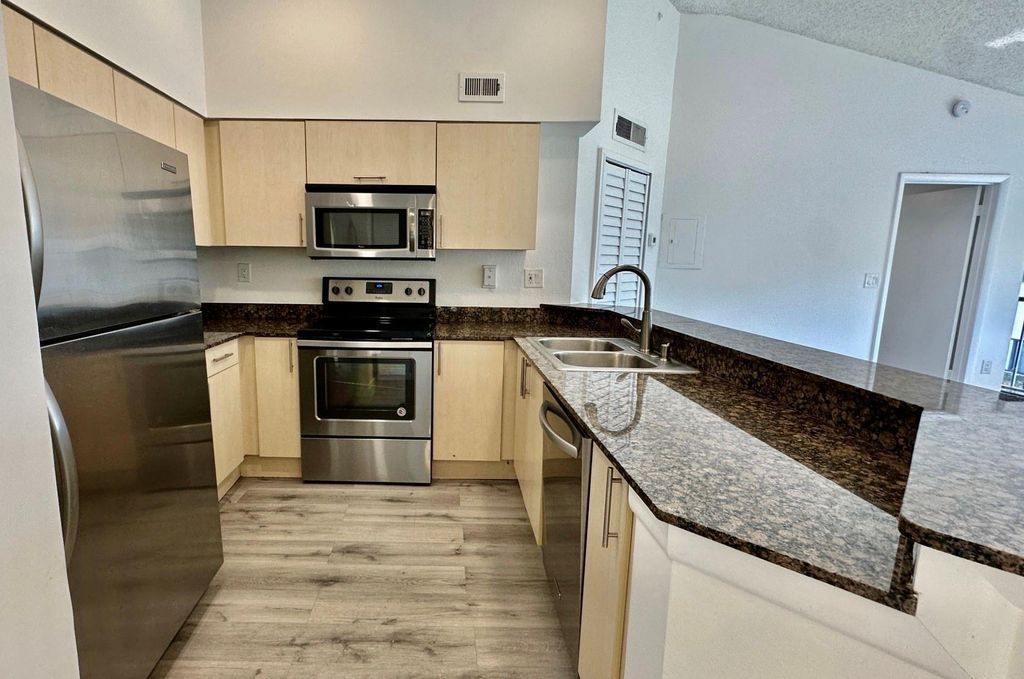 Photo of 2550 SW 18th Ter #1408, Fort Lauderdale, FL 33315 (MLS # F10477892)