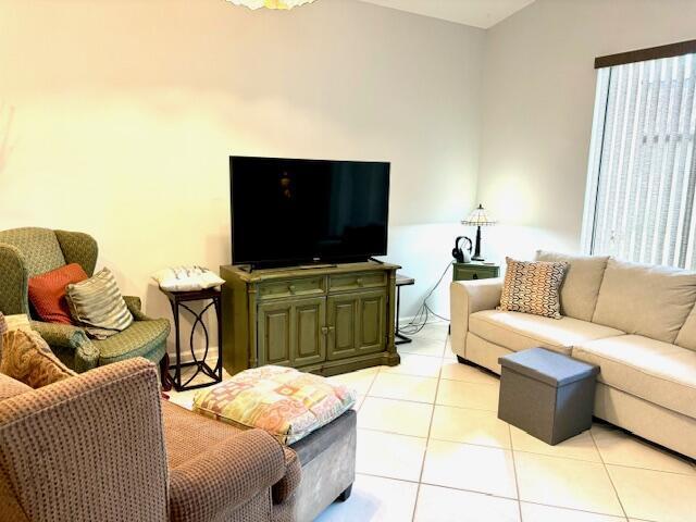 CASCADES AT ST LUCIE WEST PHASE 6 - Residential Lease