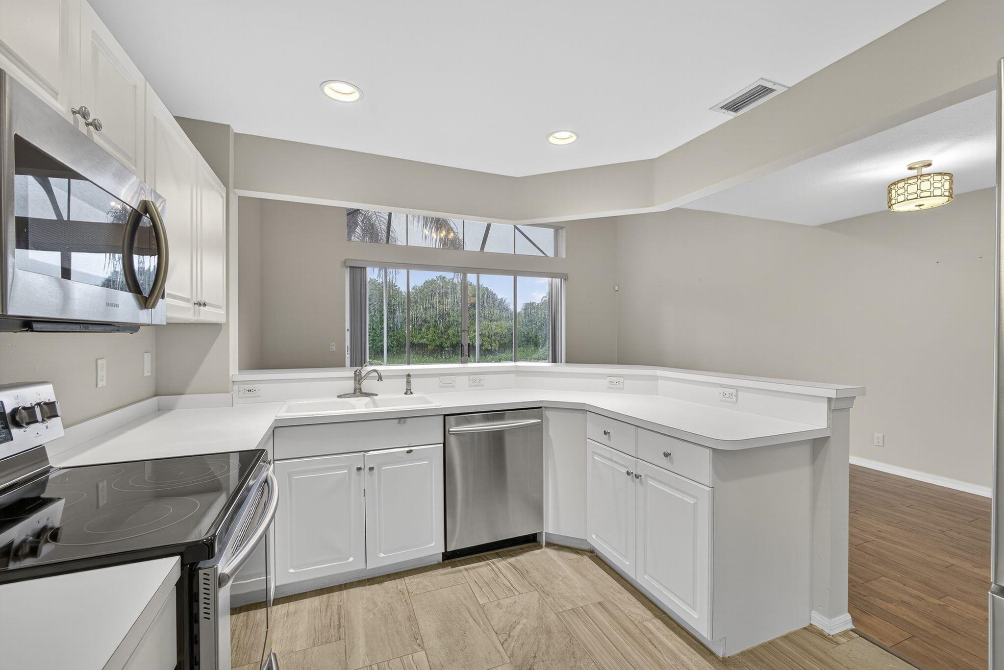 GOLF ESTATES VILLAS - Residential