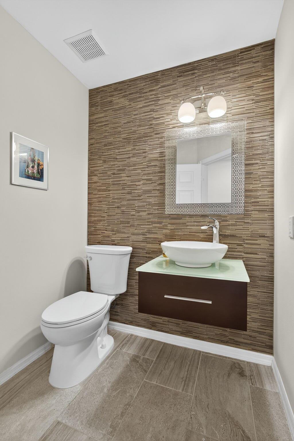 GOLF ESTATES VILLAS - Residential