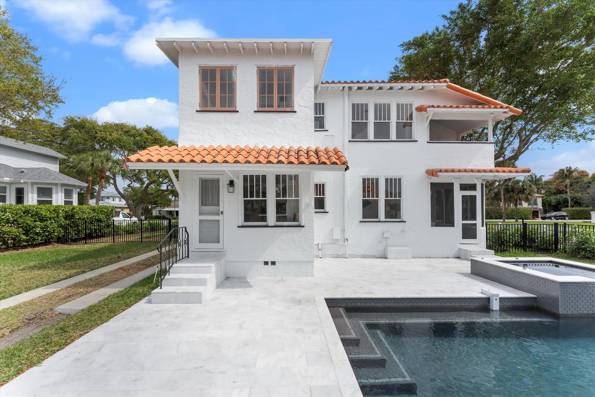 S/D OF 8-46-43 - Residential