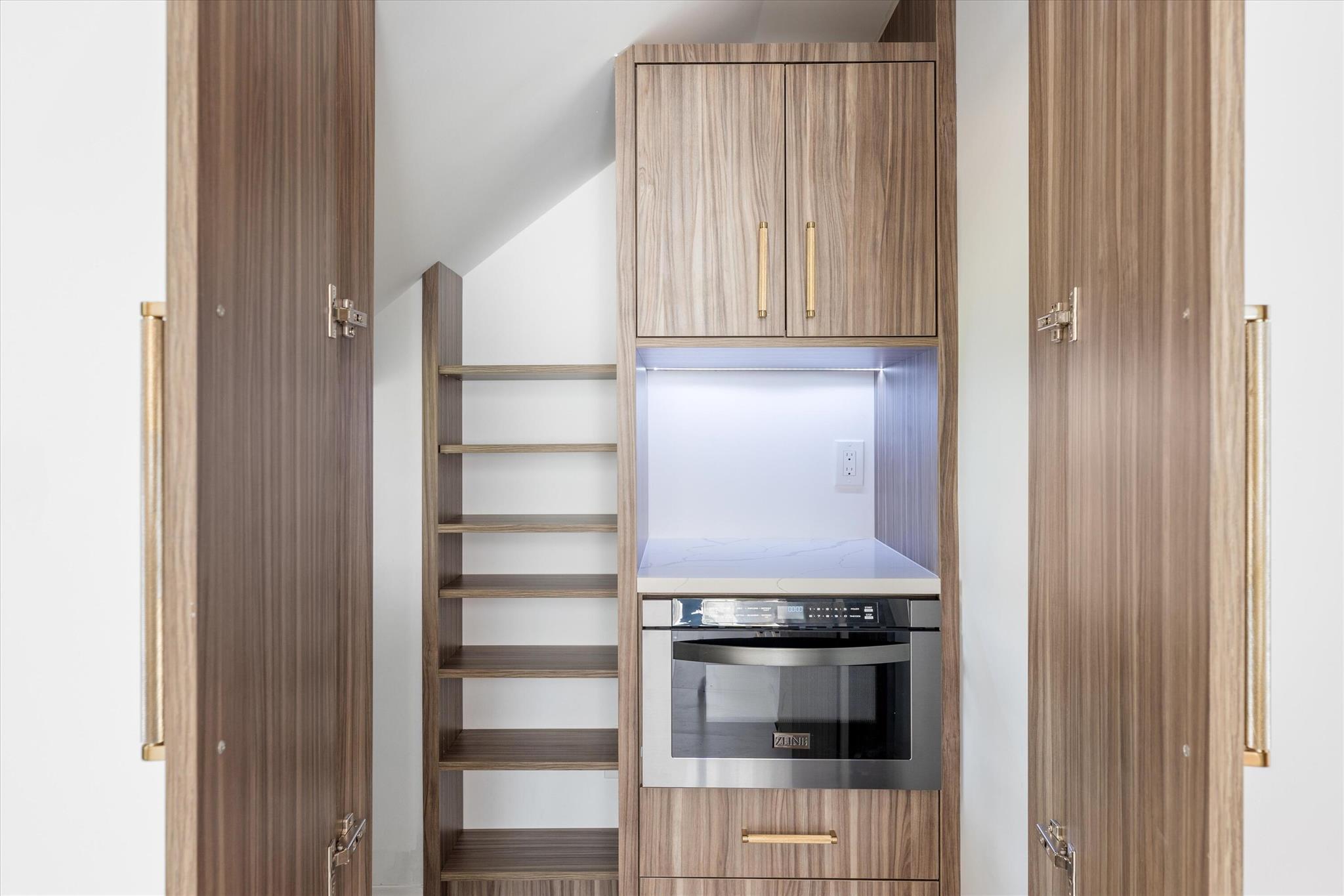 S/D OF 8-46-43 - Residential