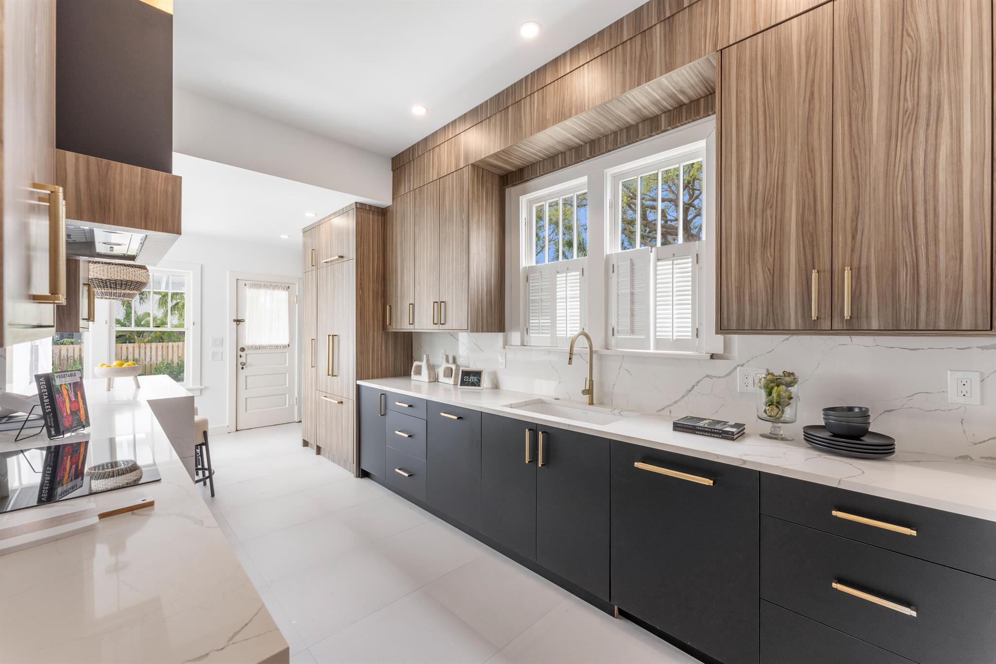 S/D OF 8-46-43 - Residential