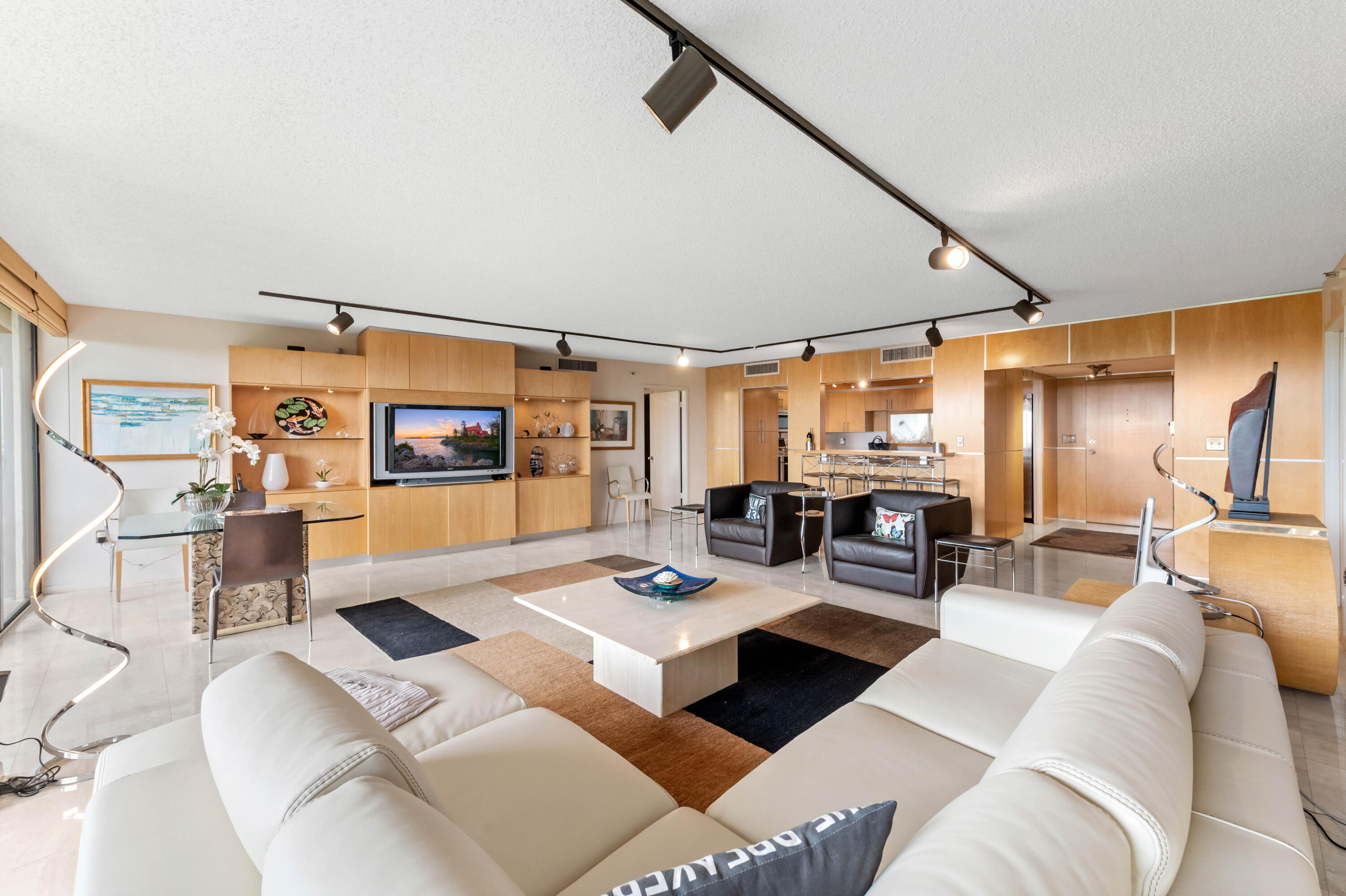 2480 Presidential Way 603