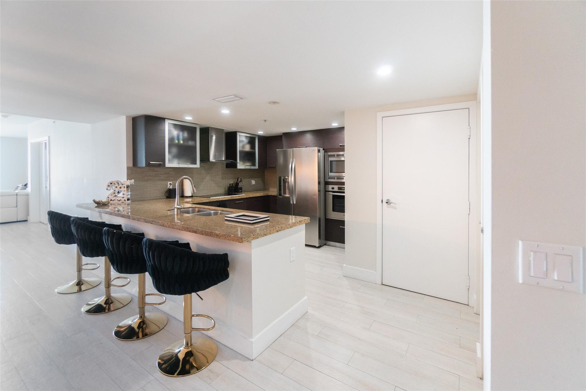 9400 W Bay Harbor 503