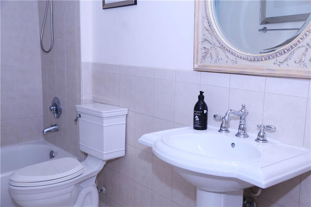 Woodside Estates 127-10 B - Residential