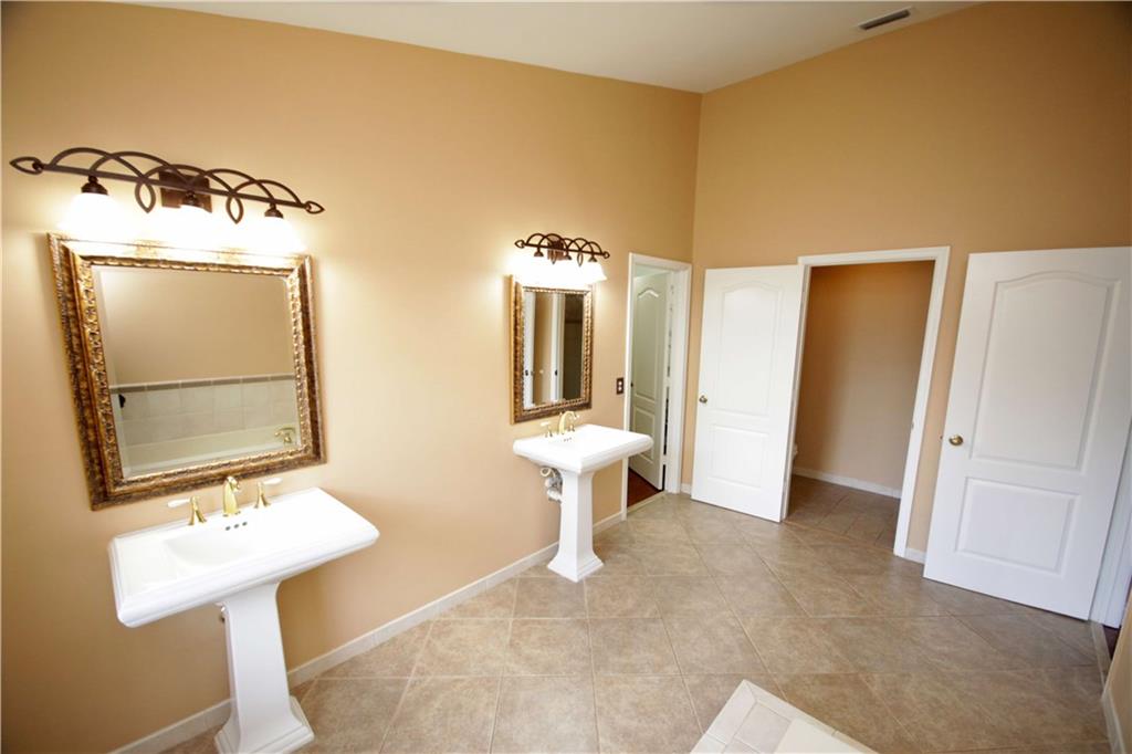 Woodside Estates 127-10 B - Residential