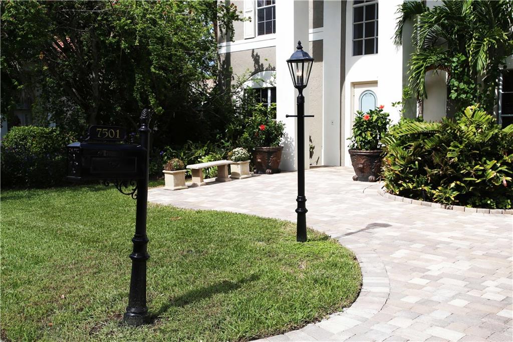 Woodside Estates 127-10 B - Residential