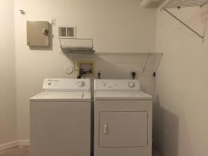 GRANDVIEW AT CRESTWOOD - Residential Lease