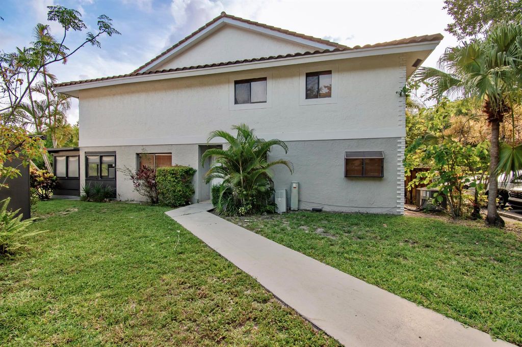 Photo of 7670 Lago Del Mar 301 Drive #301, Boca Raton, FL 33433 (MLS # R11101323)