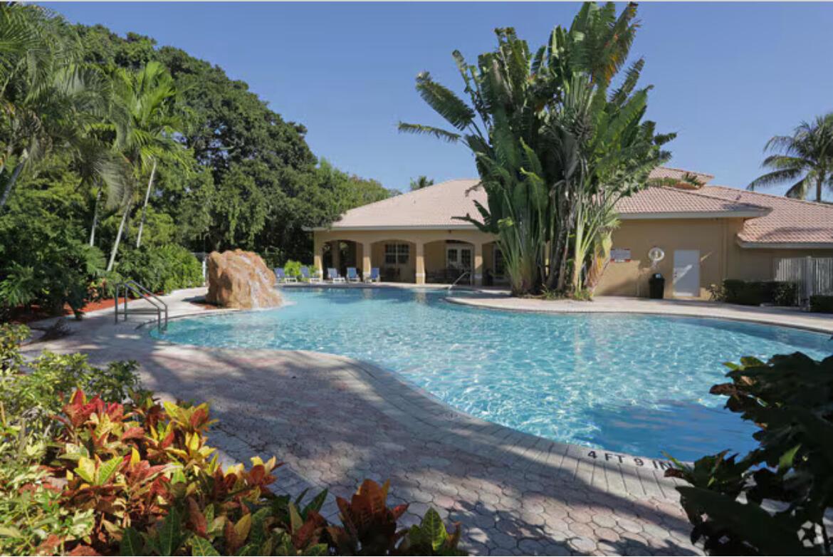 Club Caribe - Residential