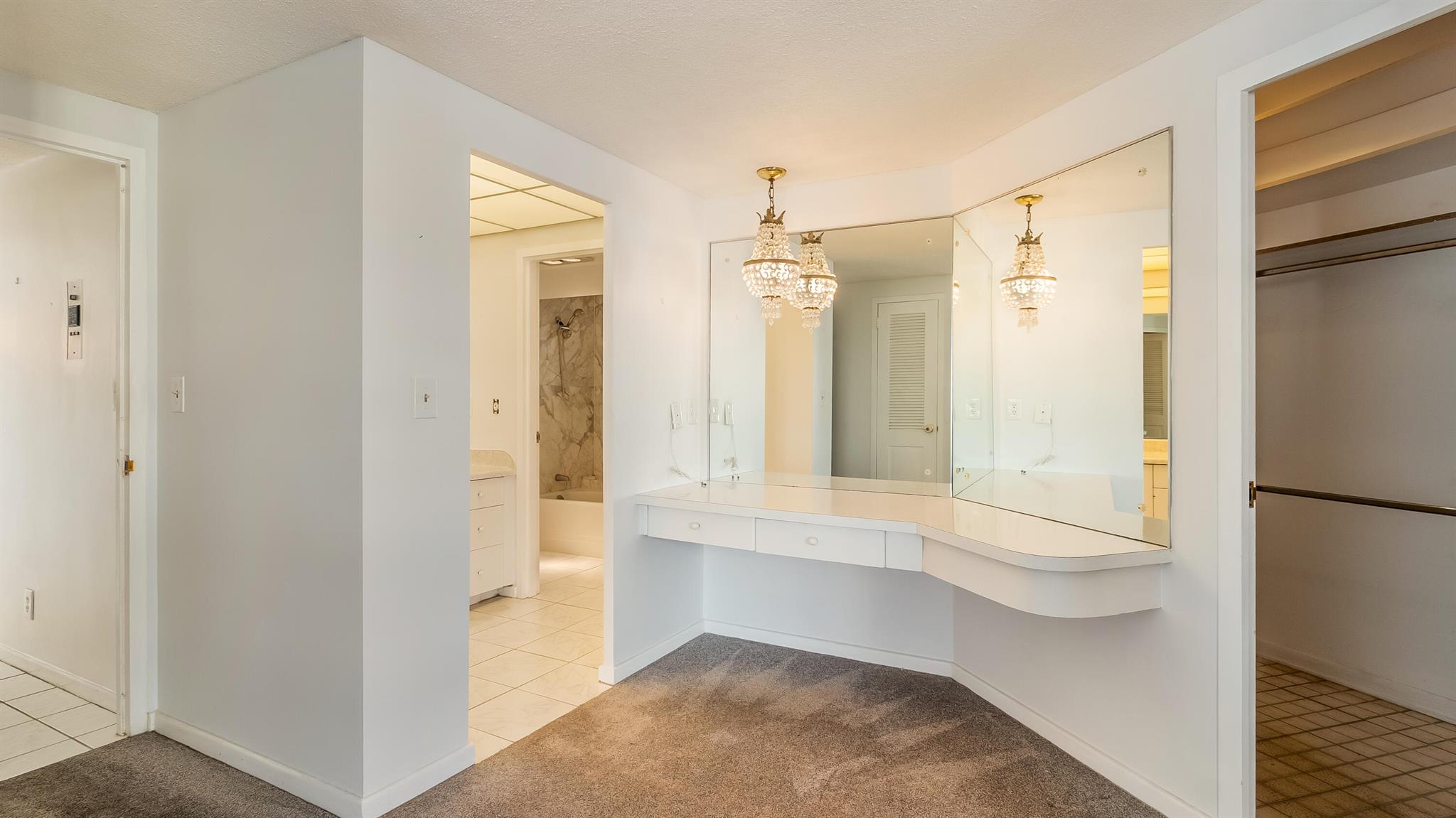 LA BONNE VIE CONDO - Residential