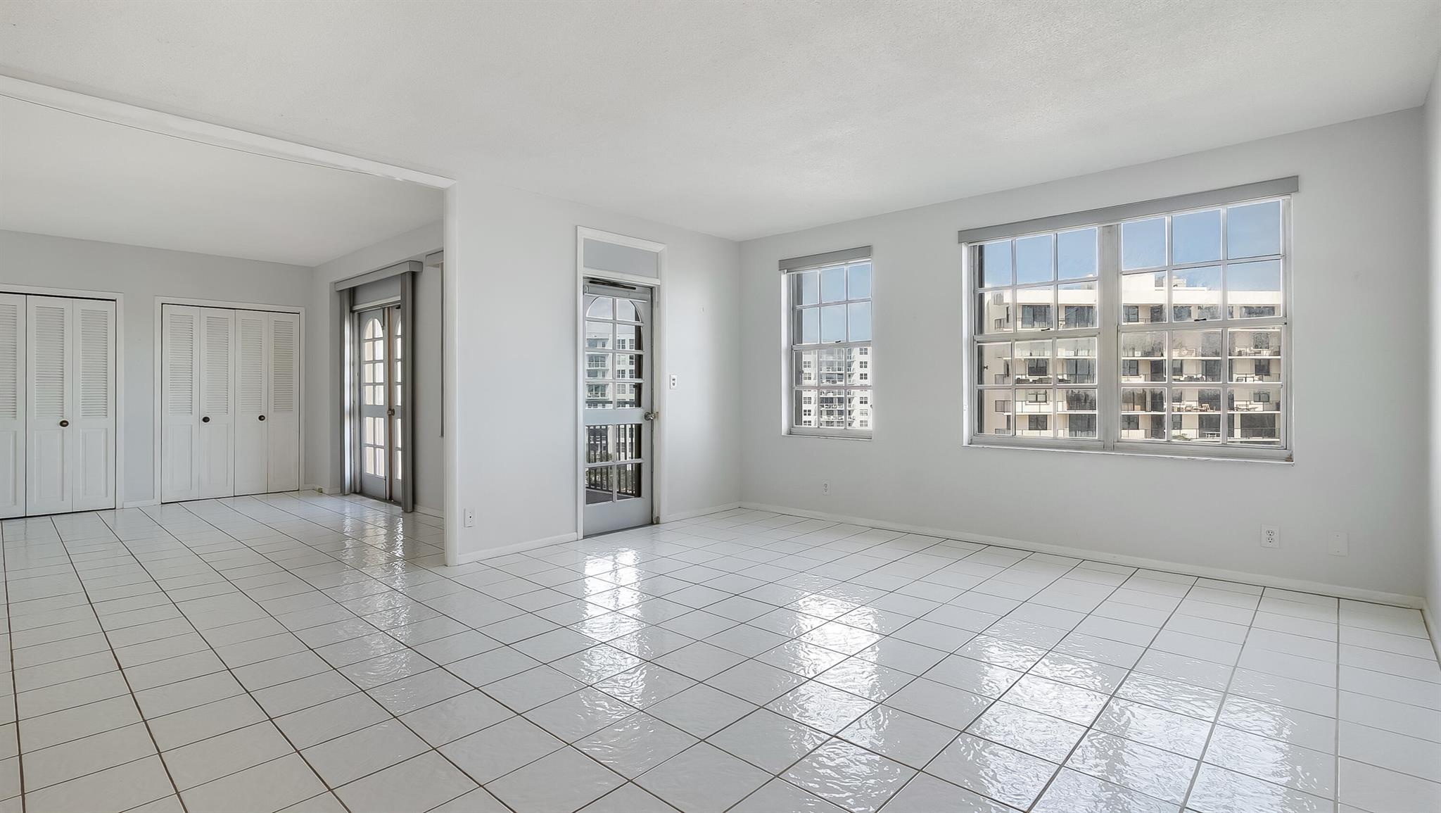 LA BONNE VIE CONDO - Residential