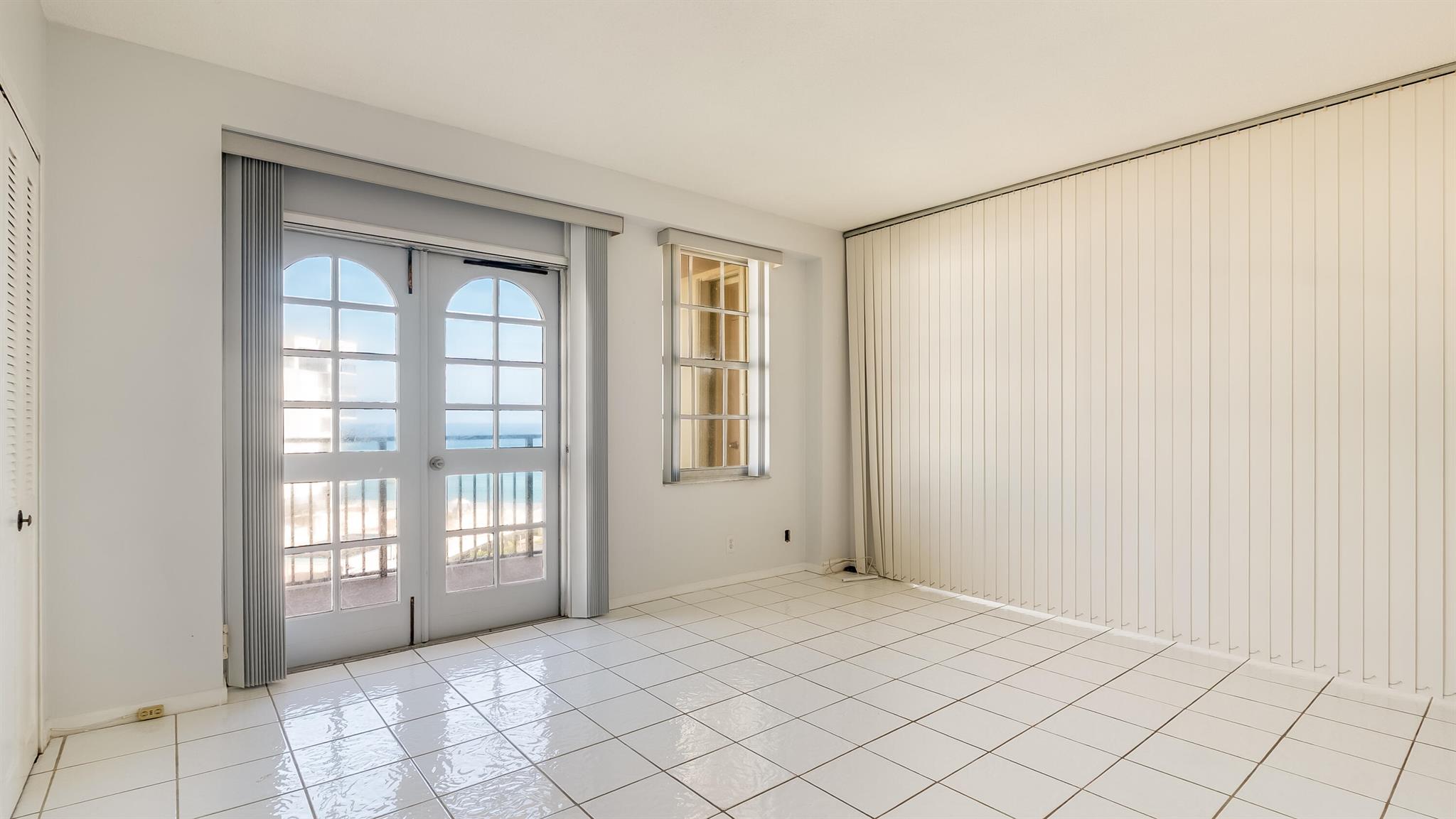 LA BONNE VIE CONDO - Residential