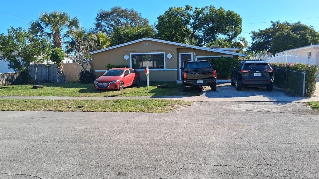 Photo of 301 N 66th Avenue, Hollywood, FL 33024 (MLS # F10549063)