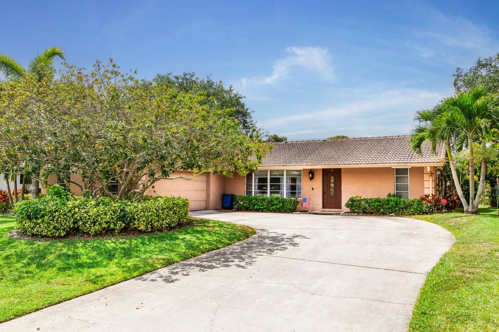 Photo of 4424 Althea Way, Palm Beach Gardens, FL 33410 (MLS # R10793161)