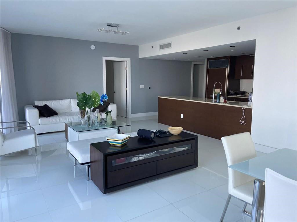 465 Brickell Avenue 1201