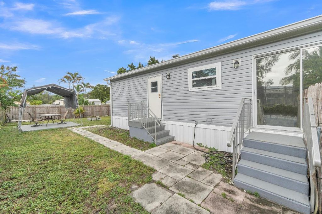 Photo of 22937 Seaspray Place, Boca Raton, FL 33428 (MLS # R11152996)