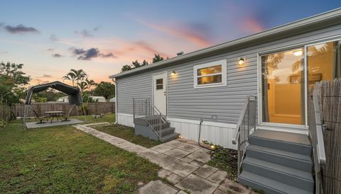 22937 Seaspray Place Boca Raton FL 33428