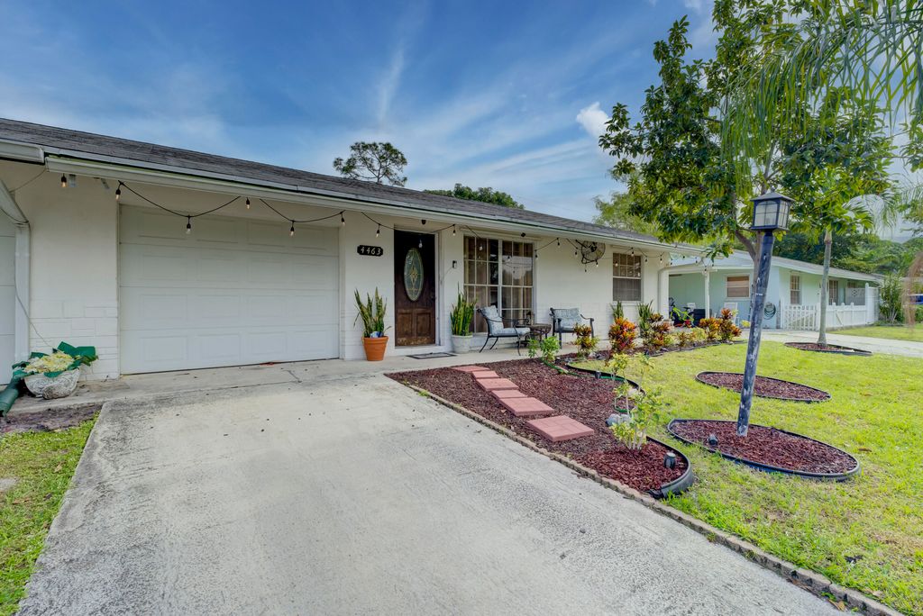 Photo of 4463 SE Chesapeake Bay Drive, Stuart, FL 34997 (MLS # R10937000)