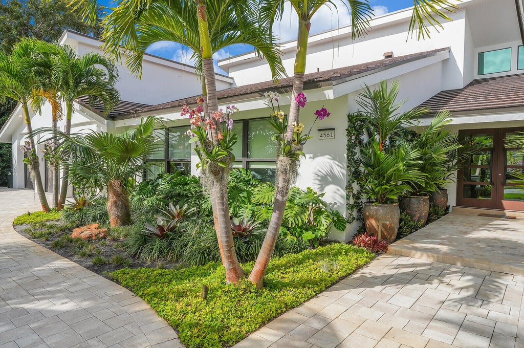 Photo of 4561 Oak Tree Court, Delray Beach, FL 33445 (MLS # R11053663)