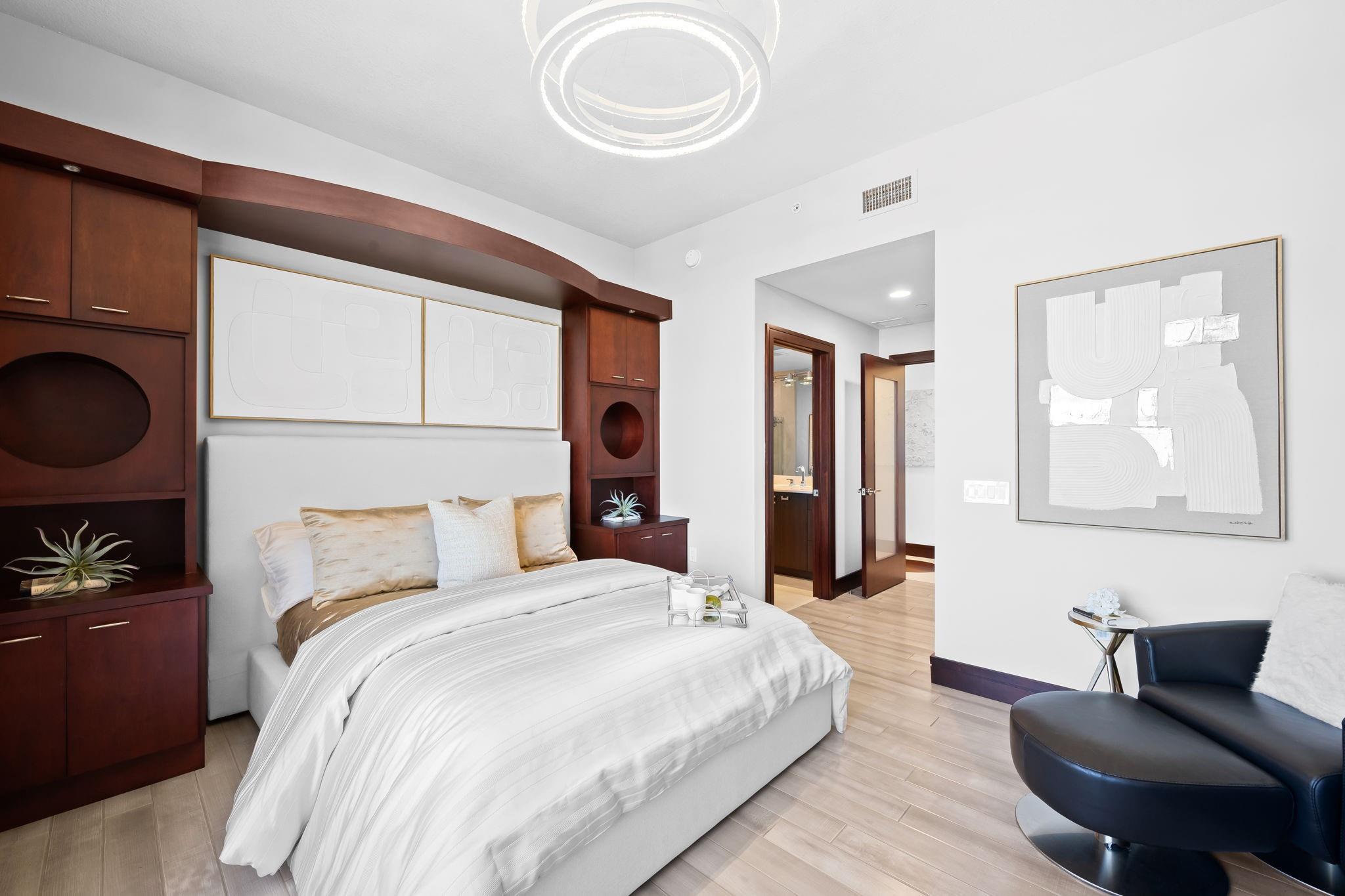 MERIDIAN - Residential