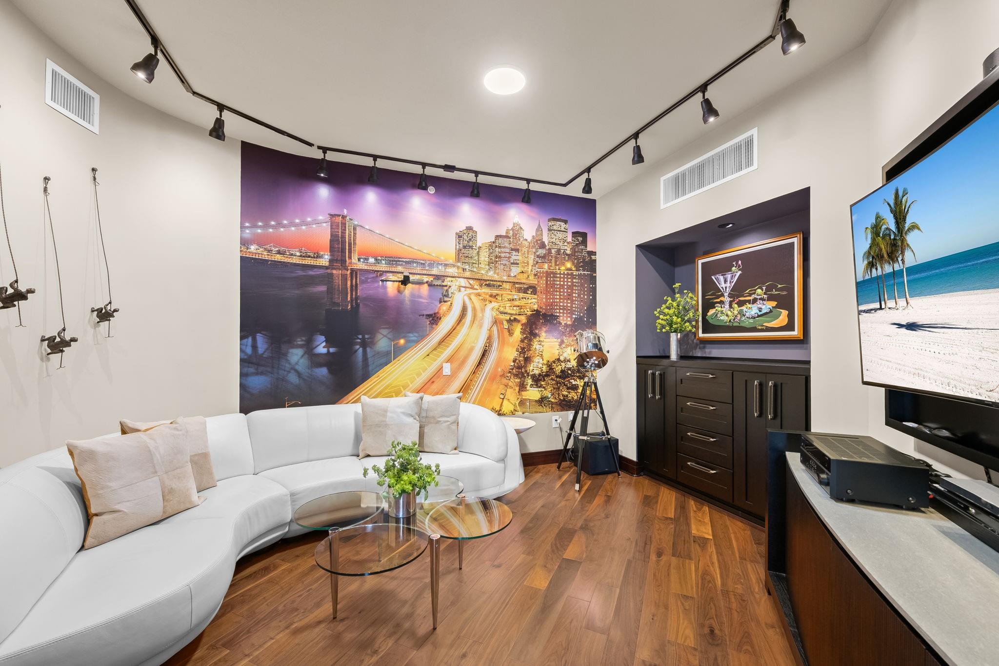 MERIDIAN - Residential