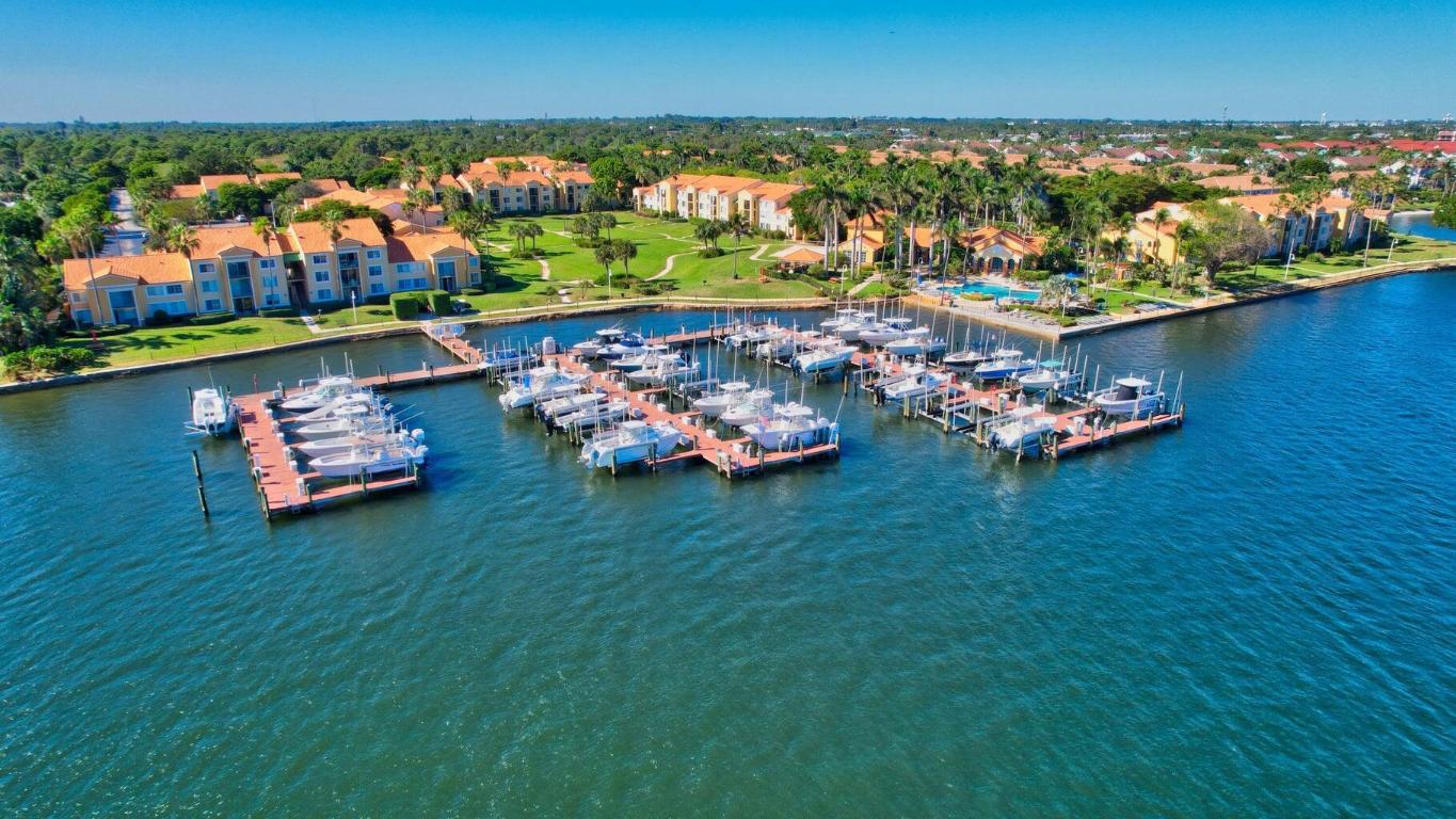YACHT CLUB ON THE INTRACOASTAL - Residential