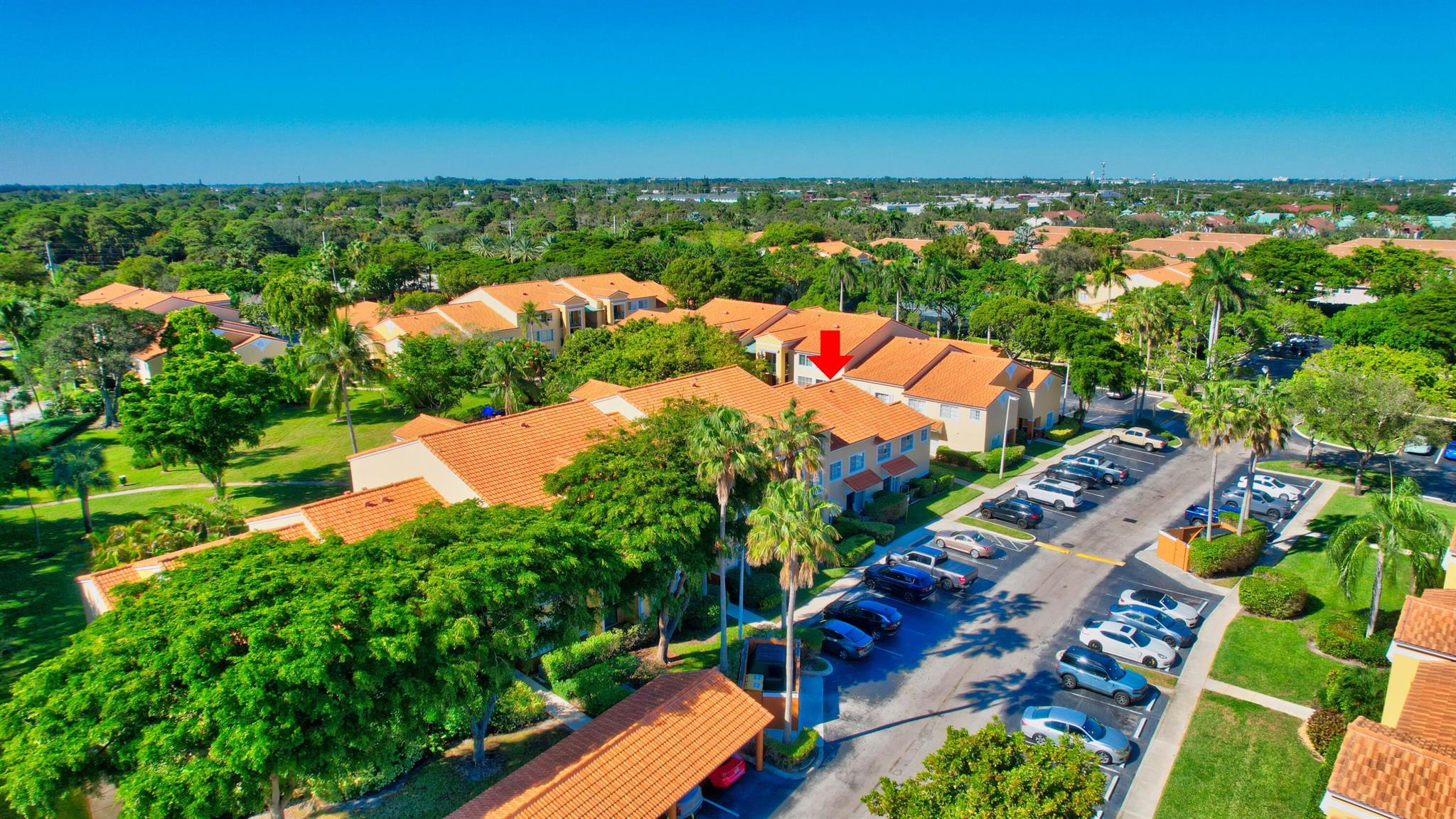 YACHT CLUB ON THE INTRACO - Residential