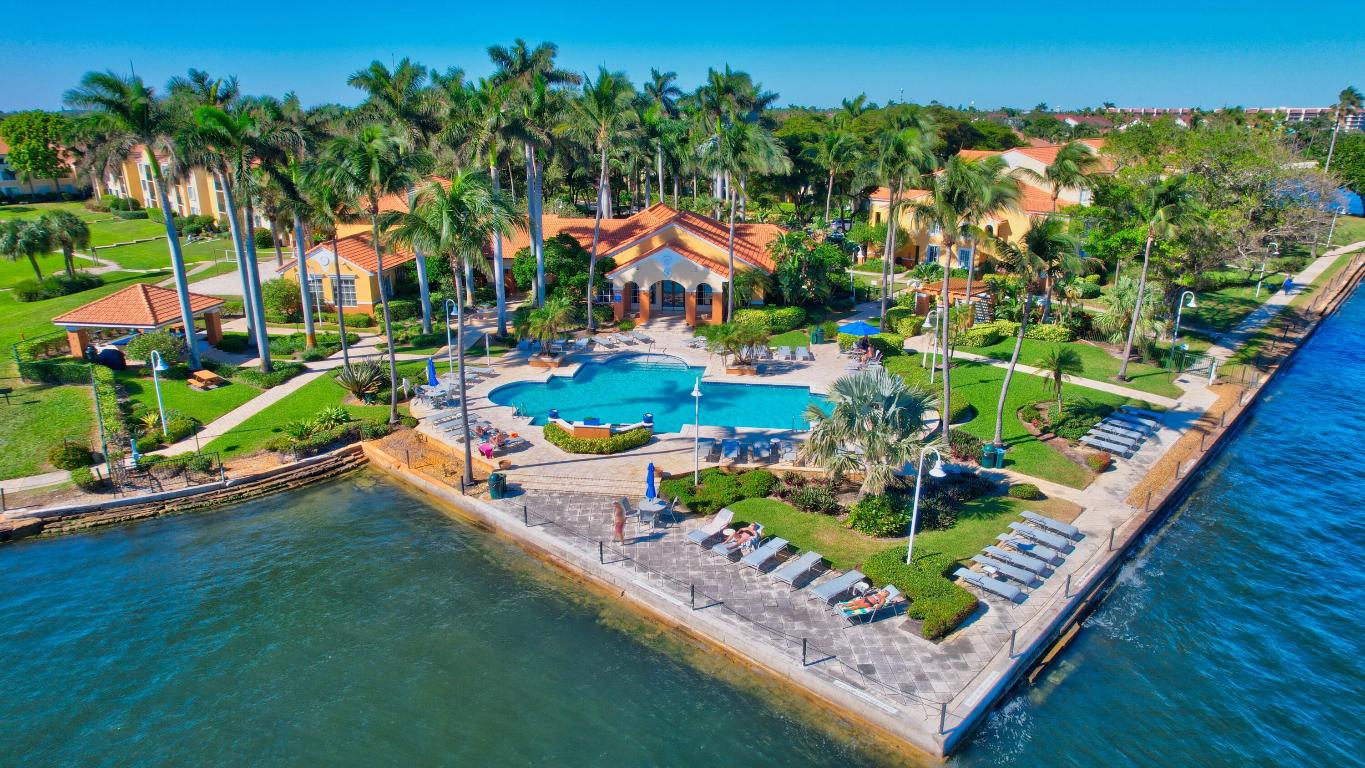 YACHT CLUB ON THE INTRACOASTAL - Residential