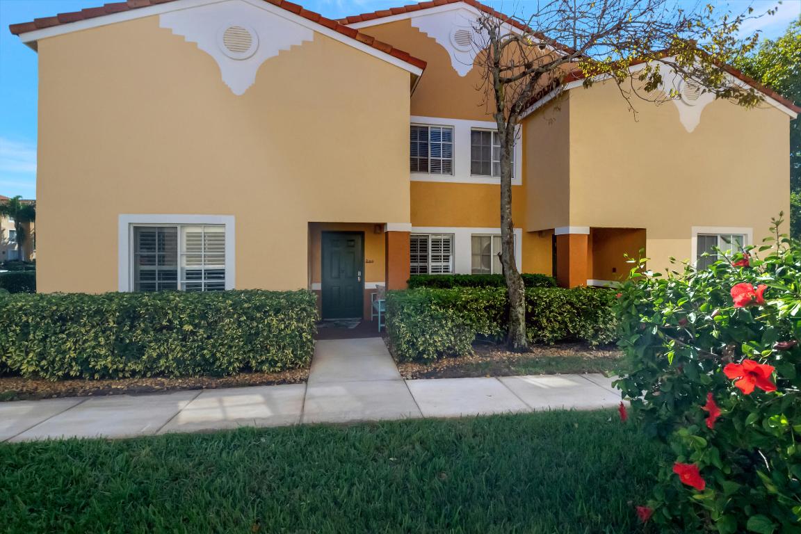 YACHT CLUB ON THE INTRACOASTAL - Residential
