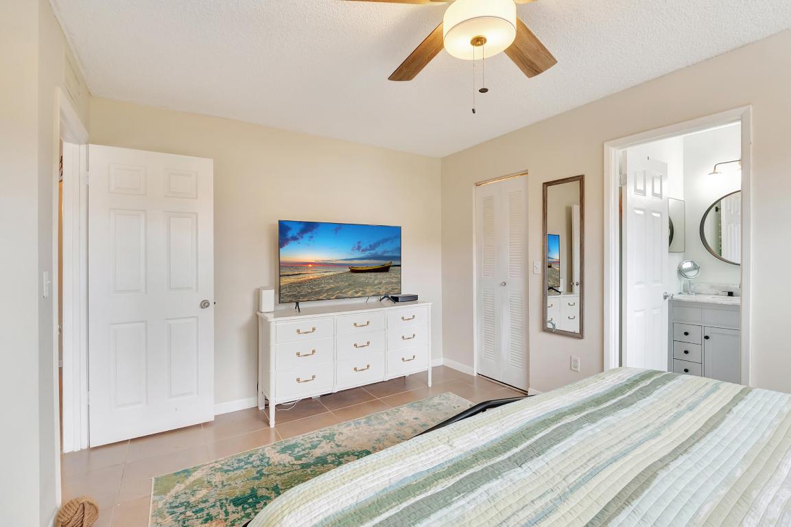 YACHT CLUB ON THE INTRACOASTAL - Residential