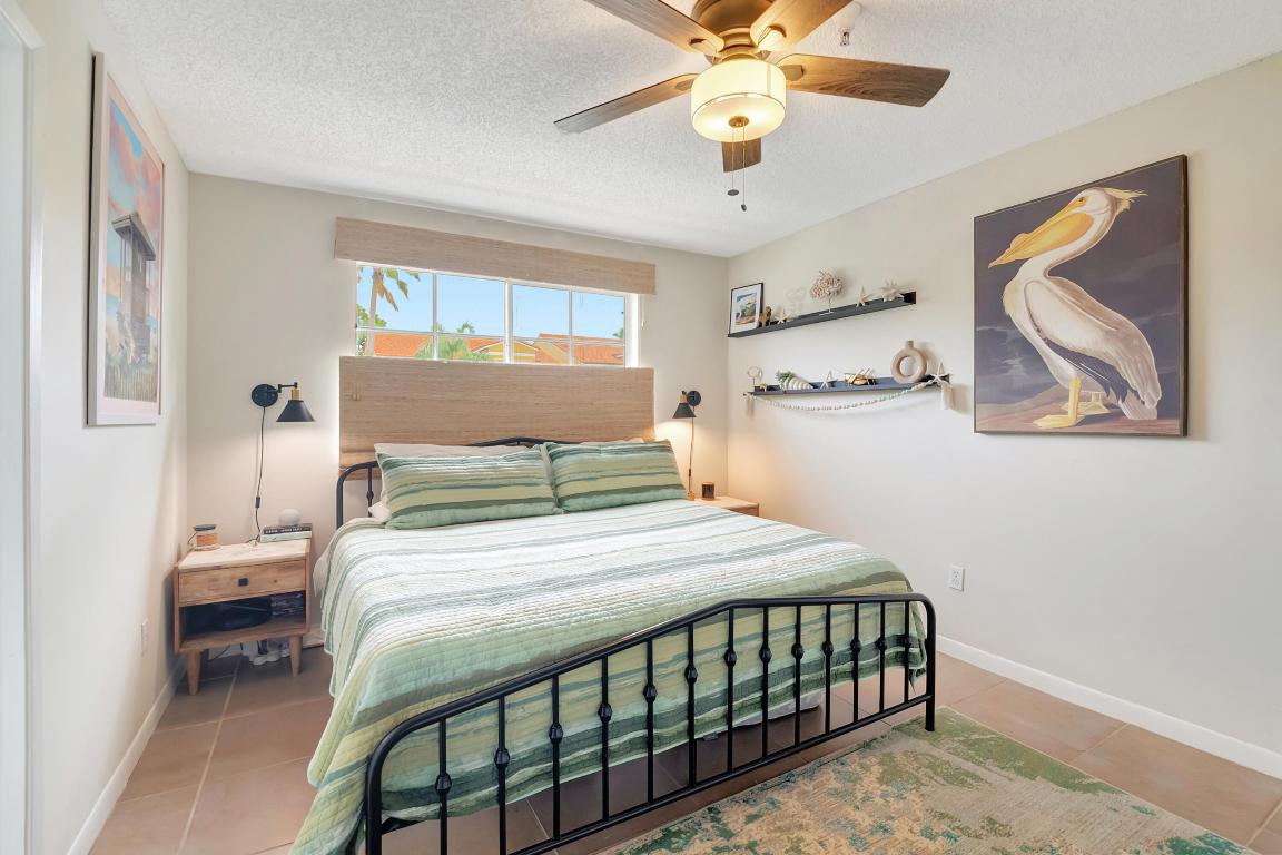 YACHT CLUB ON THE INTRACOASTAL - Residential