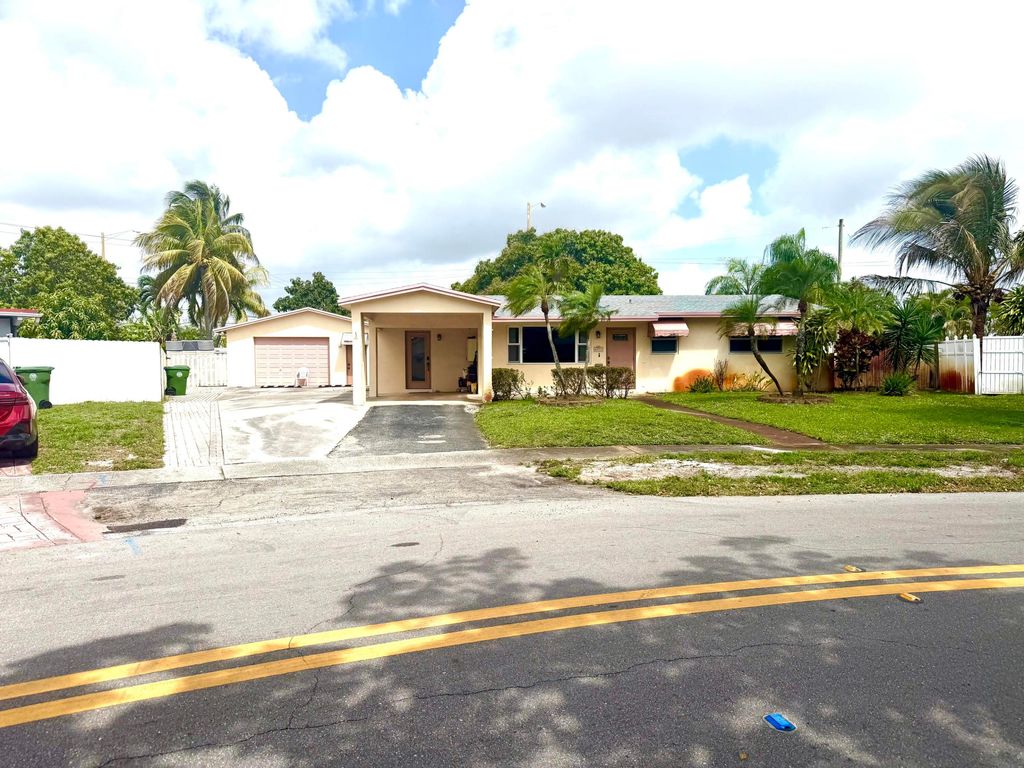 Photo of 6971 SW 1st Court, Pembroke Pines, FL 33023 (MLS # B26011973)