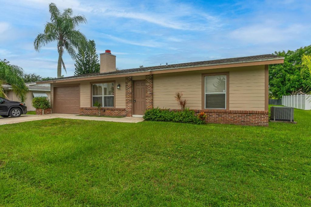 Photo of 530 SW Prima Vista Boulevard, Port Saint Lucie, FL 34983 (MLS # R11125562)