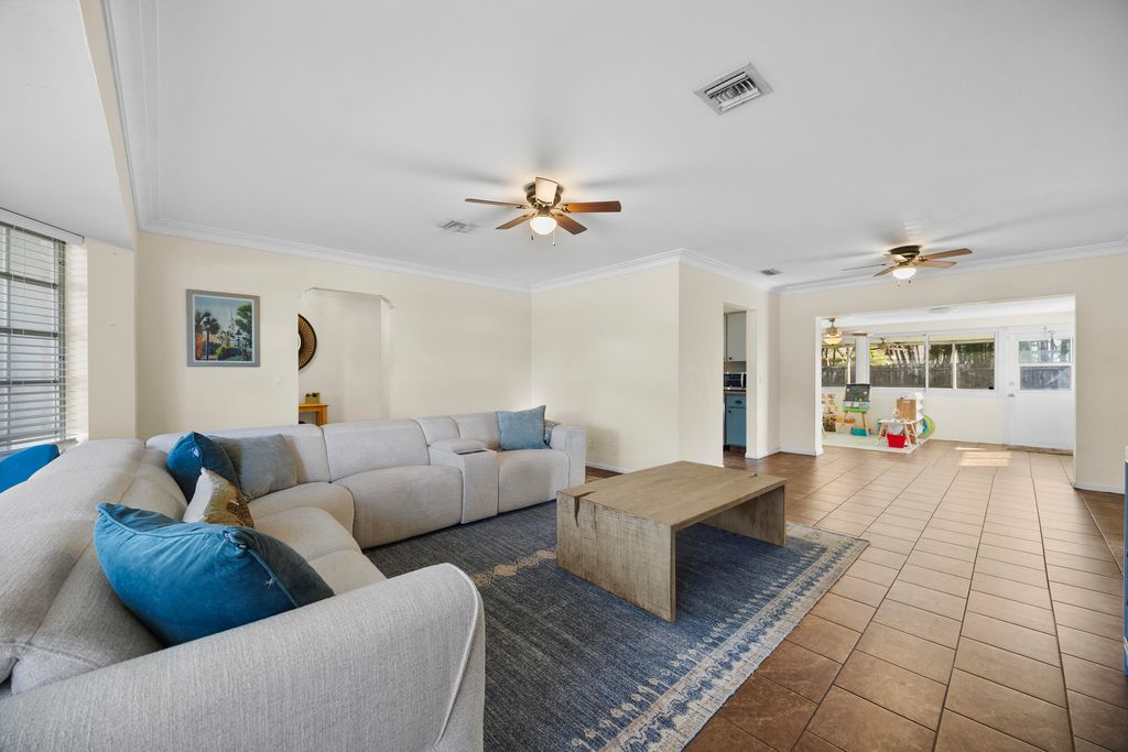 Photo of 9676 Heather Circle W, Palm Beach Gardens, FL 33410 (MLS # R11162647)