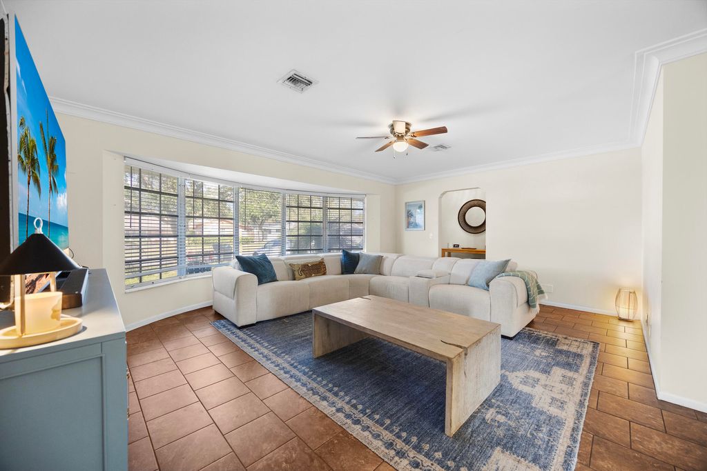 Photo of 9676 Heather Circle W, Palm Beach Gardens, FL 33410 (MLS # R11162647)