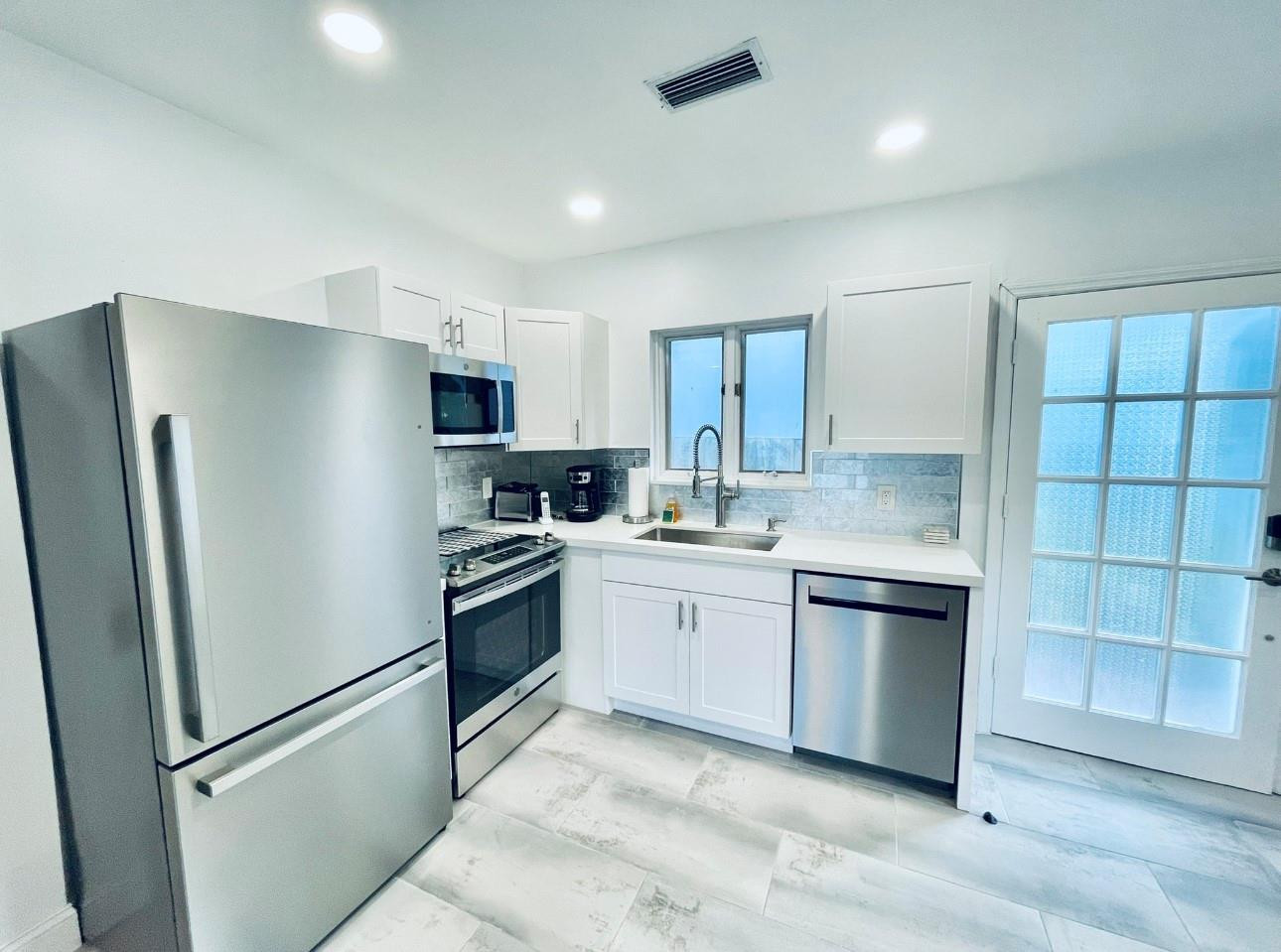 VICTORIA PARK CORR AMEN PLAT - Residential