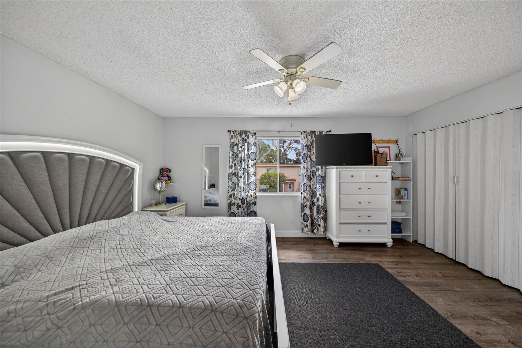 TOWNHOMES OF ORIOLE II - Residential