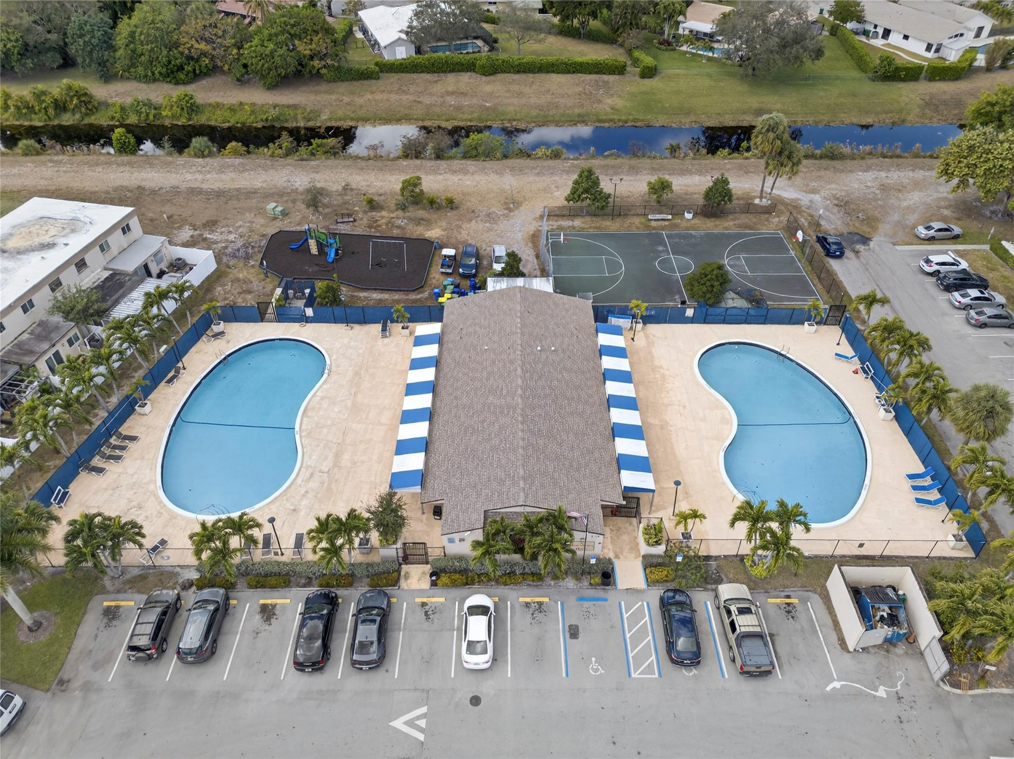 TOWNHOMES OF ORIOLE II - Residential