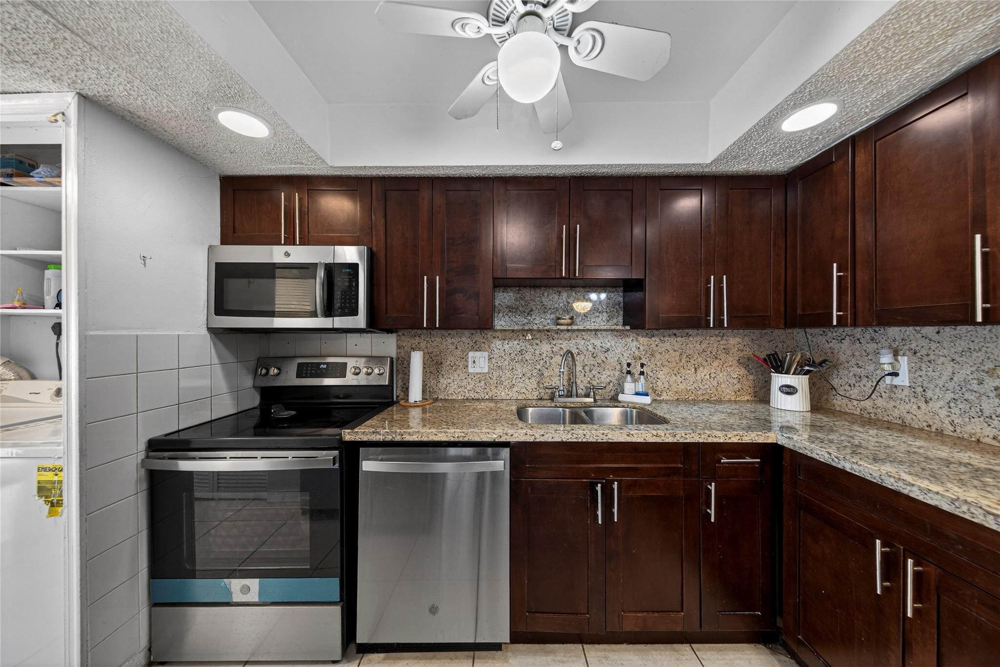 TOWNHOMES OF ORIOLE II - Residential