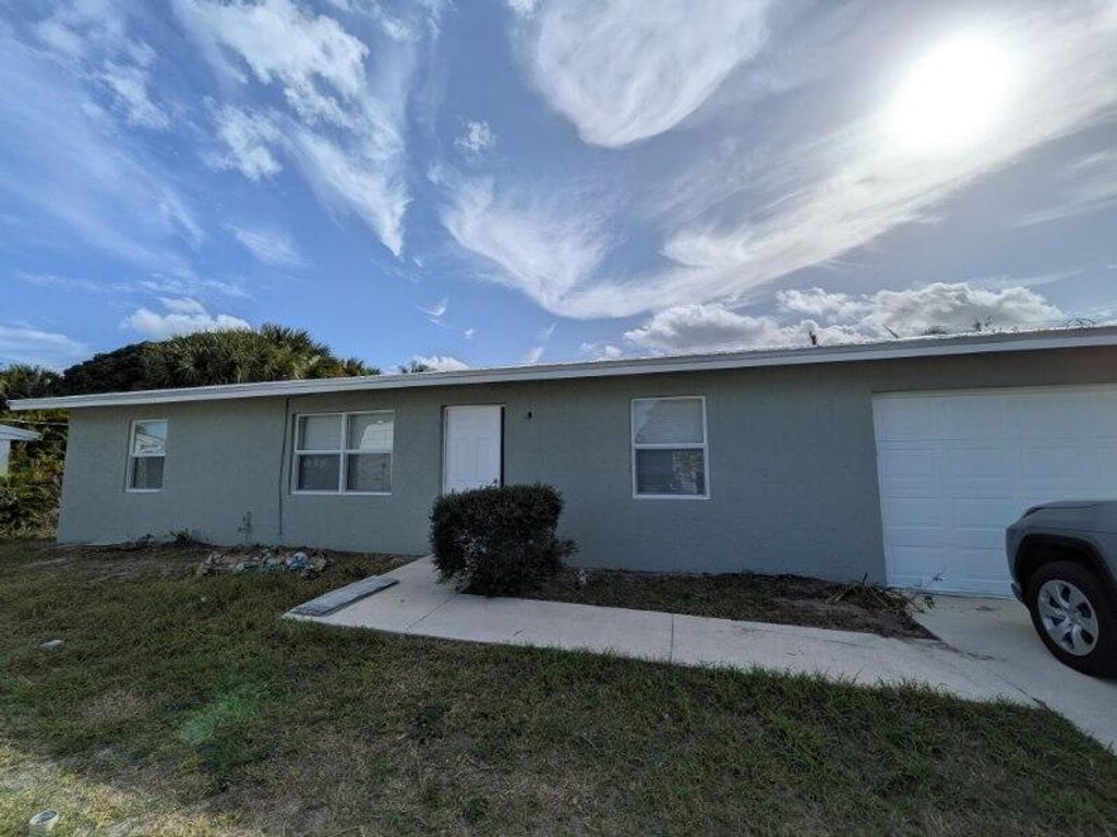 Photo of 820 SE 5th Street, Stuart, FL 34994 (MLS # R11151432)