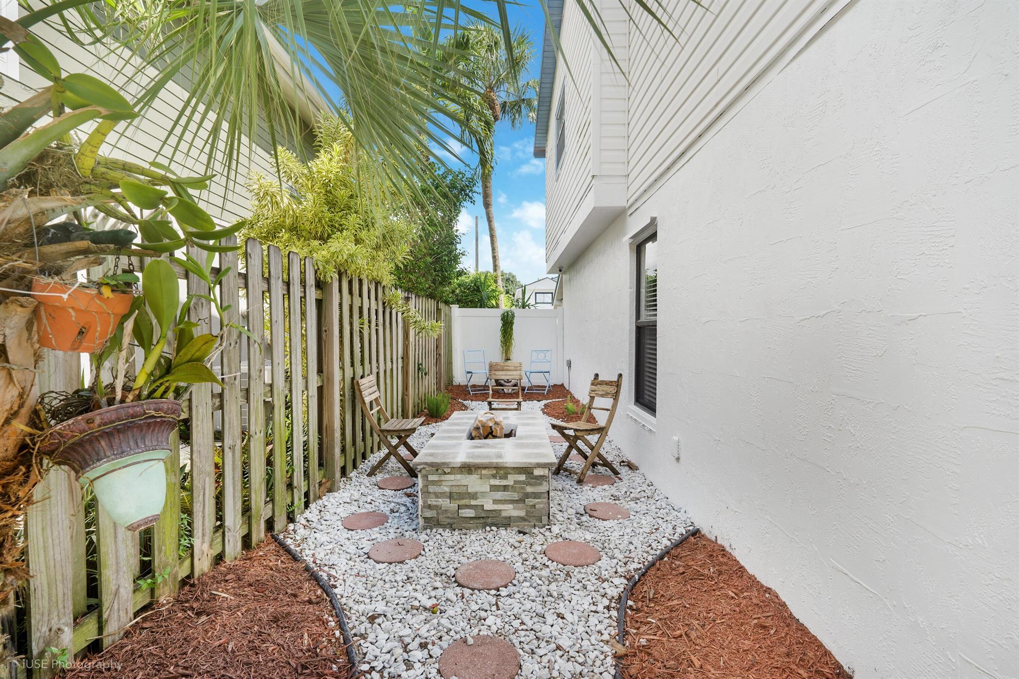 2533 Bessie Street