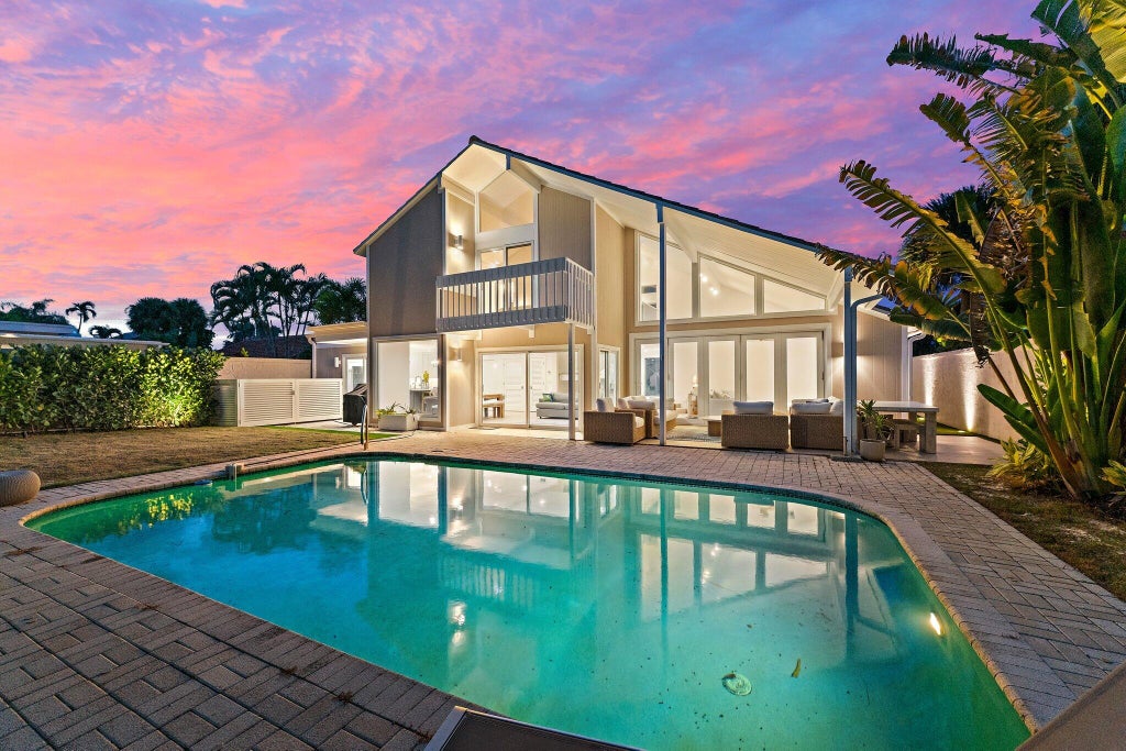 Photo of 101 W Tarpon Lane, Jupiter, FL 33477 (MLS # B26086832)