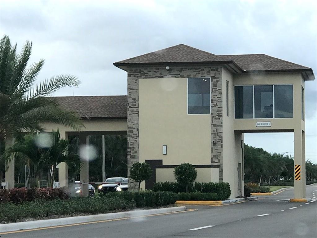 CAMBRIDGE AT CENTURY - Residential Lease