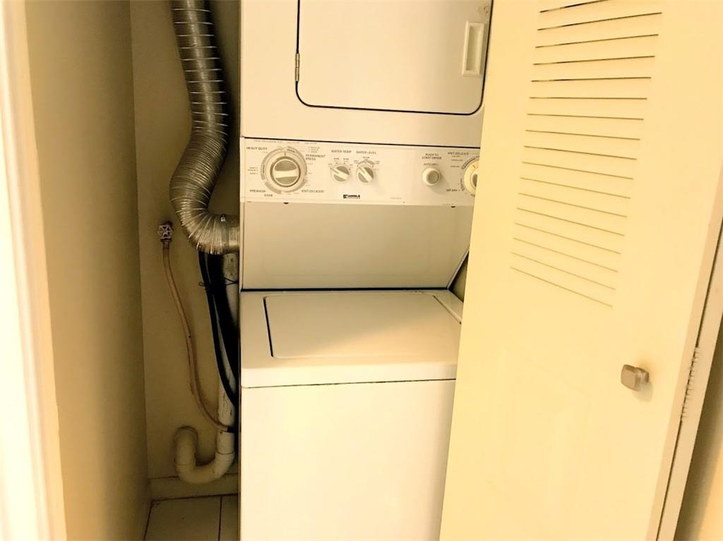 CAMBRIDGE AT CENTURY - Residential Lease