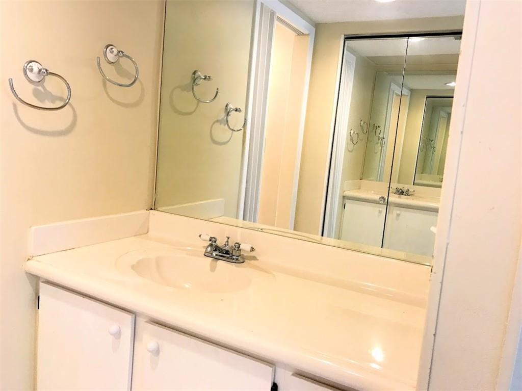 CAMBRIDGE AT CENTURY - Residential Lease