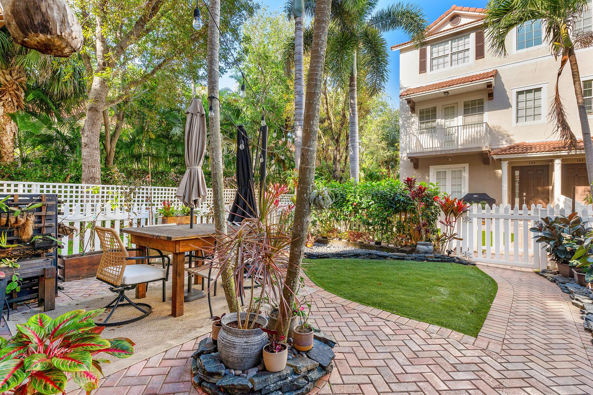 OCEAN CAY - Residential