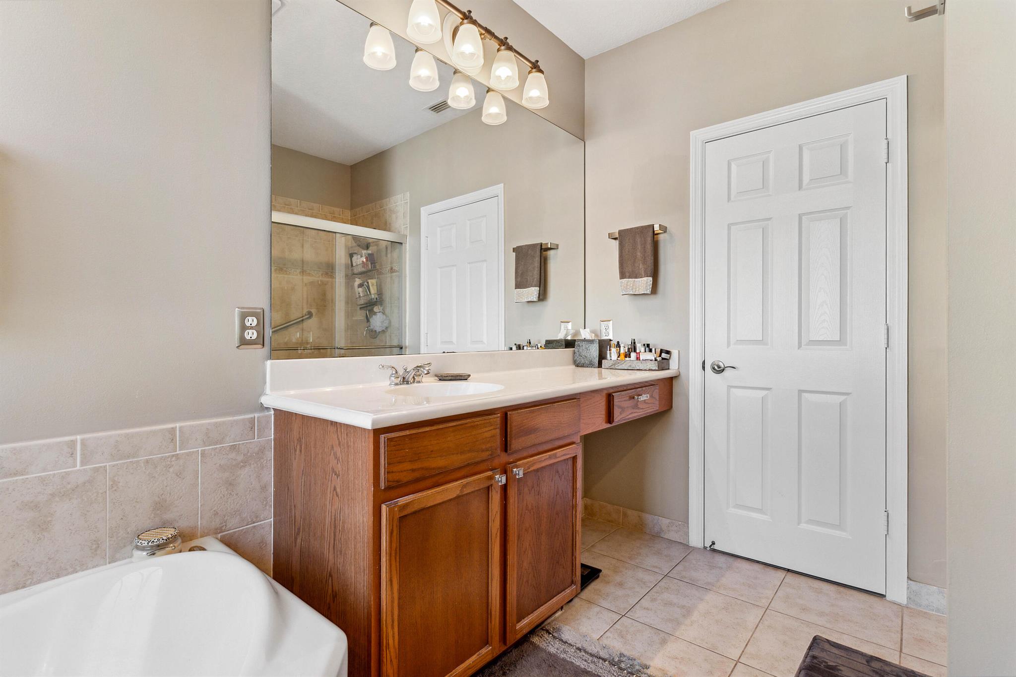 OCEAN CAY - Residential